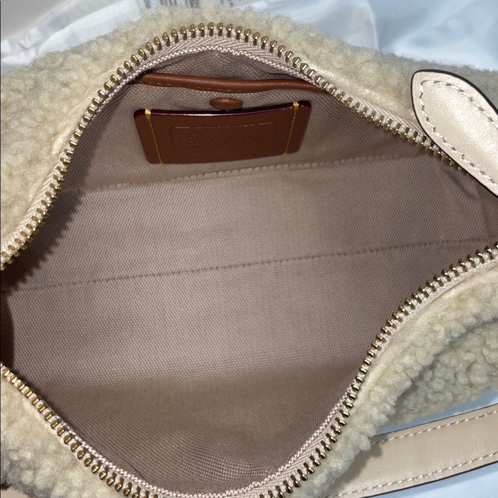 NWT Coach ‘Juliet’ Shearling 25 Shoulder Bag - Picture 11 of 13